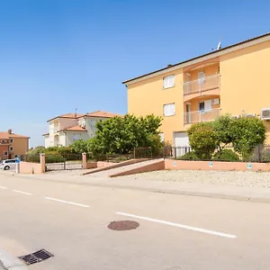 Aurea Novigrad Apartment