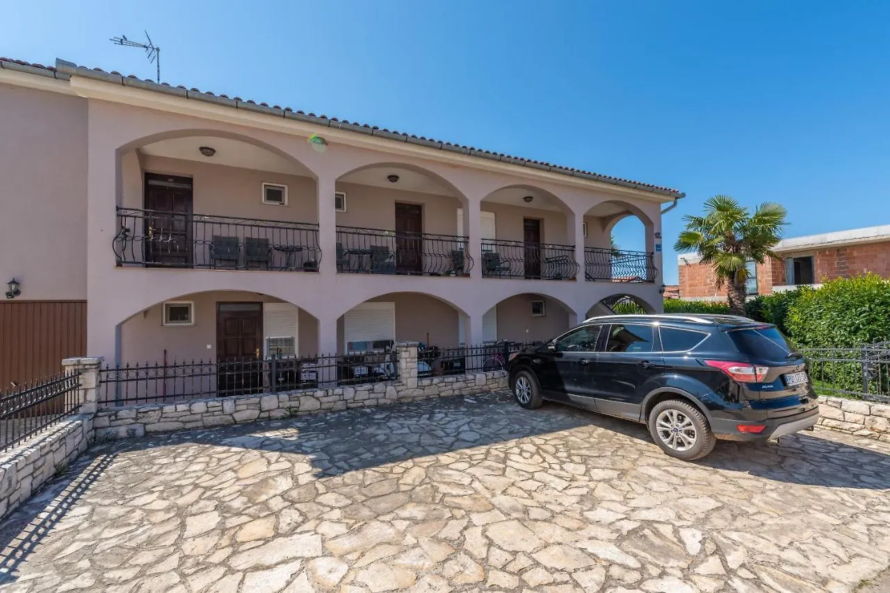 Apartments Morena Novigrad  Novigrad (Istria)