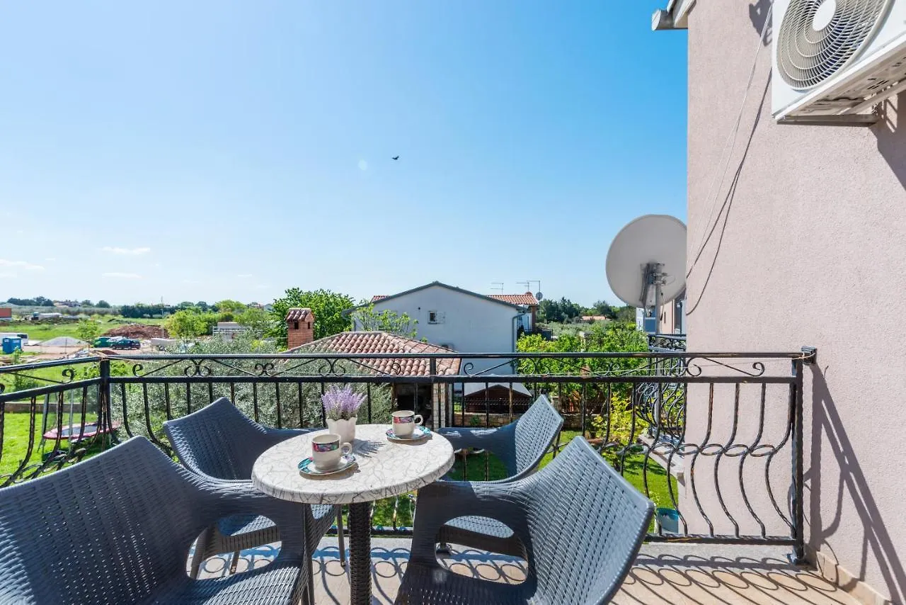 Apartments Morena Novigrad  0*, Novigrad (Istria) Croatia